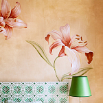 Обои ручная роспись Lilium Special Colourway on yellow painted silk варинант исполнения - 2 | Loft Concept в Самаре