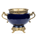 Ваза темно-синяя фарфоровая на бронзовой подставке с ажурным ободком и изогнутыми ручками Eden Garden варинант исполнения - 1 | Loft Concept в Самаре